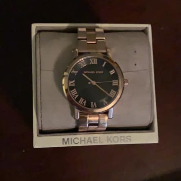 Micheal kors watch - Picture 1 of 1